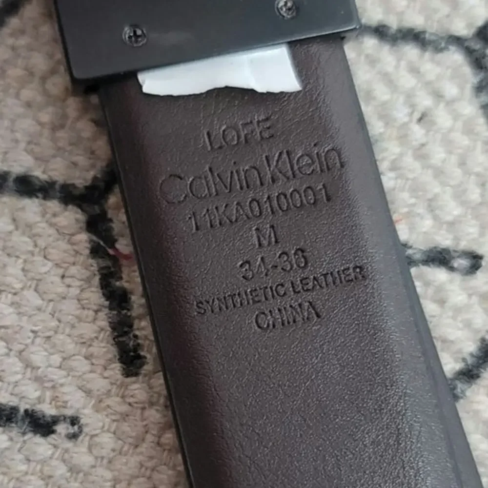 CALVIN KLEIN BLACK W BLACK BELT BUCKLE SYTHENTIC LEATHER BELT, SZ MEDIUM